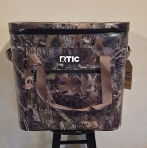 RTIC Soft Pack Cooler Bag 40 Can